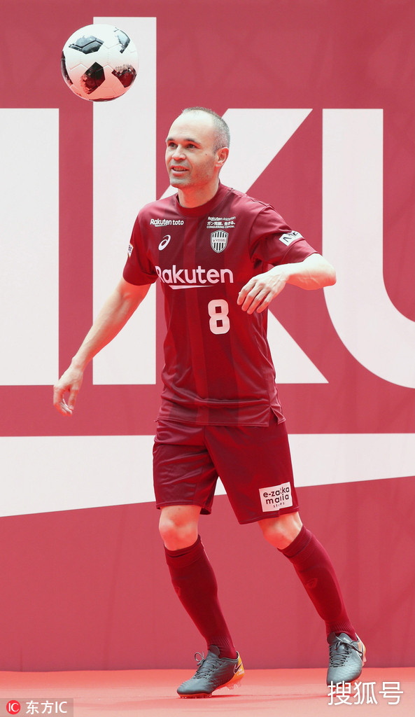 九游游戏中心-多特蒙德训练开放日；今晨复出首秀引欢呼；荷甲在即；身体对抗强度拉满的简单介绍-九游游戏中心